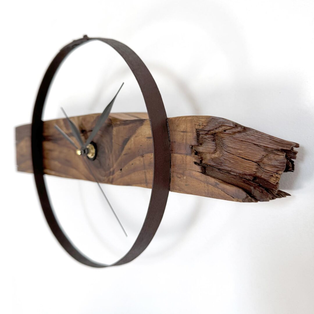 Reloj fleje barrica detalle madera