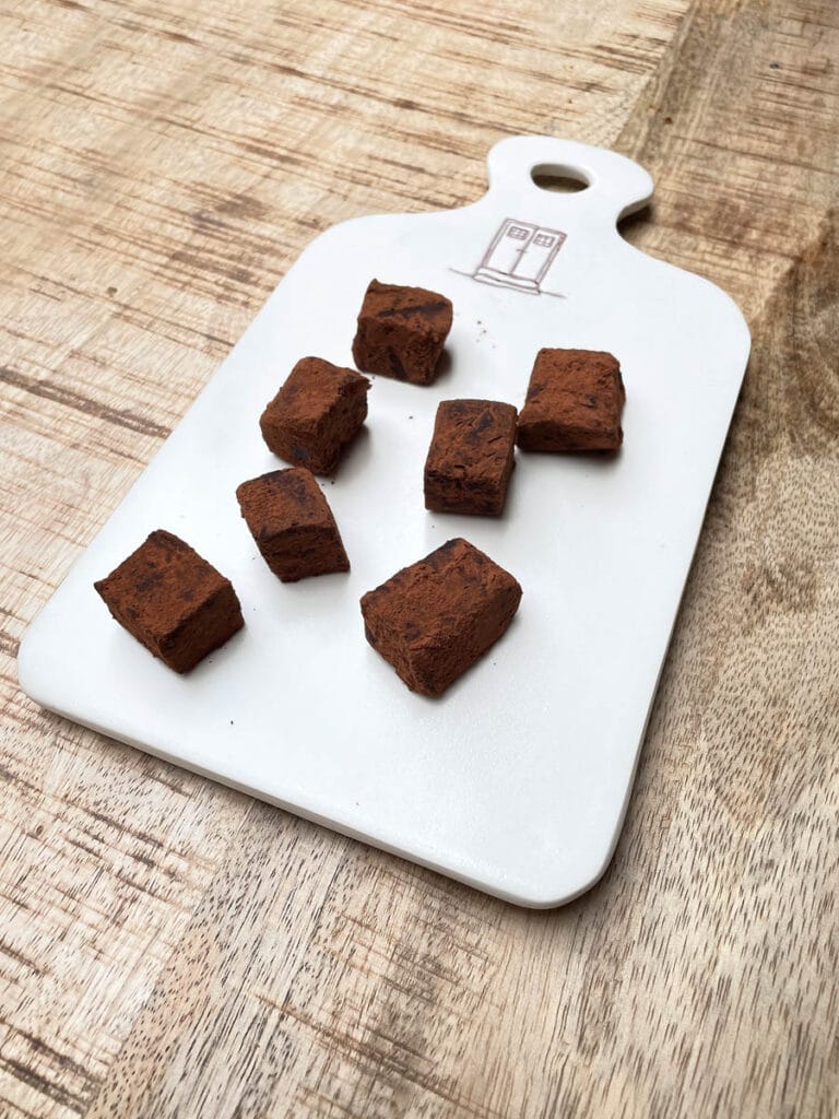 Tabla de cerámica para petit fours